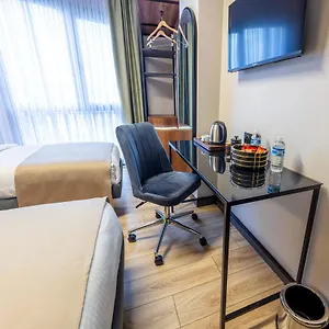 Lenora Airport & Istanbul Airport فندق