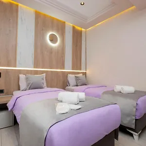 Lavender Airport فندق